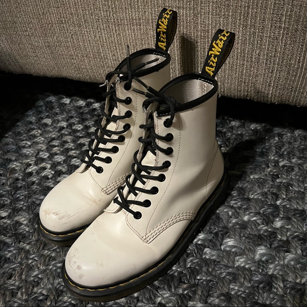 1460 DR MARTENS Lace Up Boots